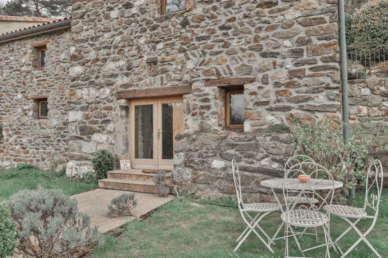 Maison D'Hotes Le Hameau De La Mure Saint-Laurent-du-Pape Exteriör bild