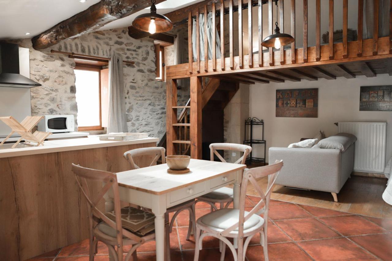 Maison D'Hotes Le Hameau De La Mure Saint-Laurent-du-Pape Exteriör bild