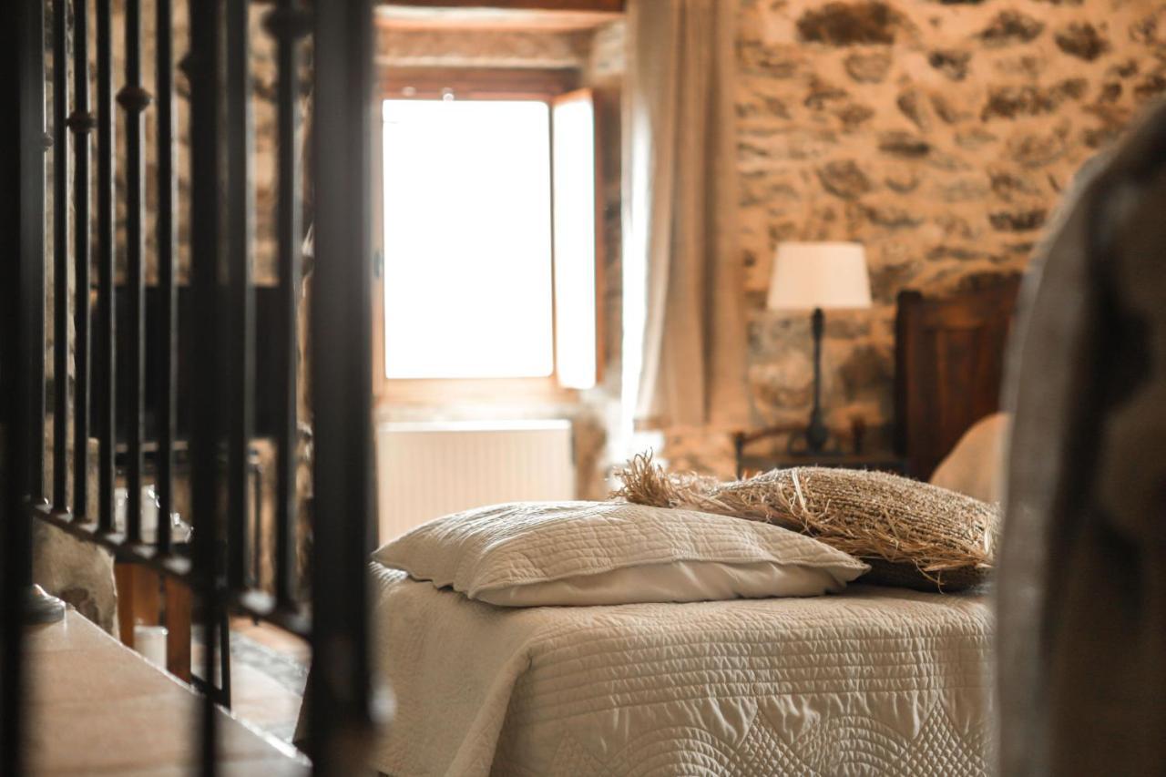 Maison D'Hotes Le Hameau De La Mure Saint-Laurent-du-Pape Exteriör bild